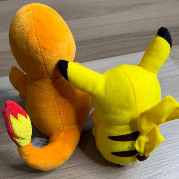 Pokémon Charmander and Pikachu small plushies - Picture 2 of 3
